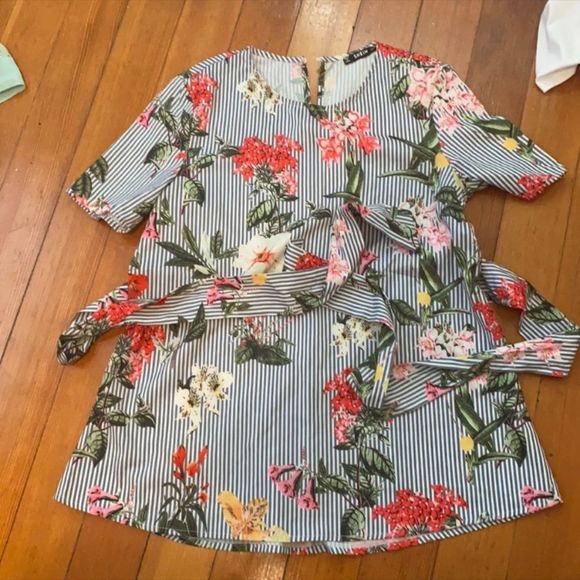 SHEIN Tops - Shein Floral Top